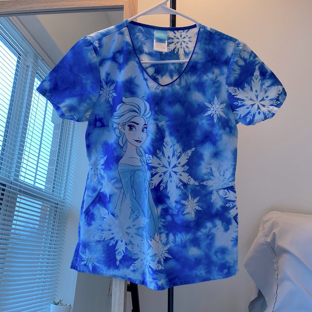 Disney Elsa scrub top